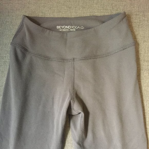 Beyond Yoga - Capri Leggings NEVER WORN - Picture 9 of 9